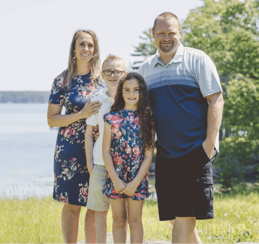 Maranda and Mike Donnelly with their family